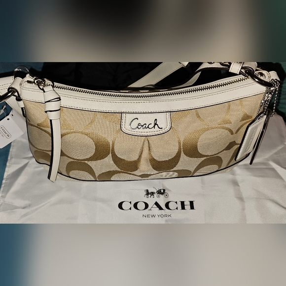 Coach# 19731 Park signature duffle bag purse, with duster bag. - Picture 8 of 8